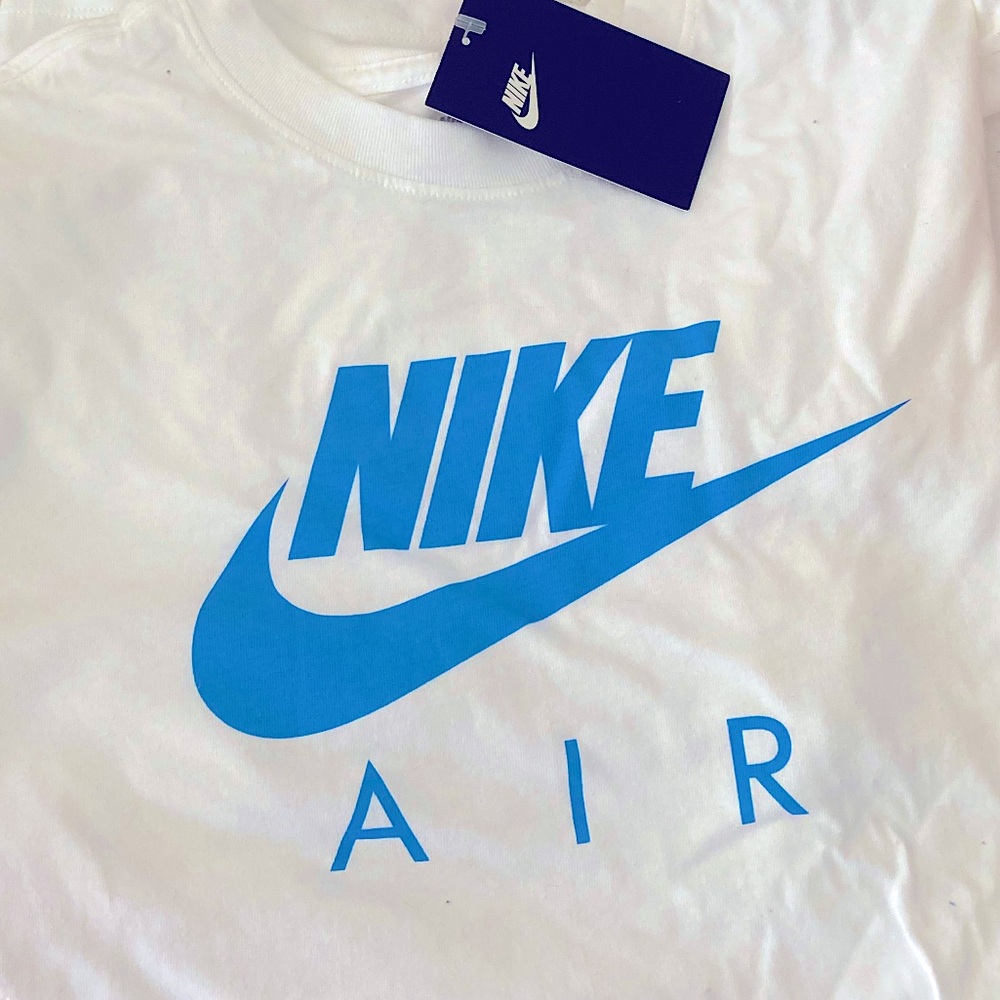 NWT Nike Men’s white t-shirt sz small